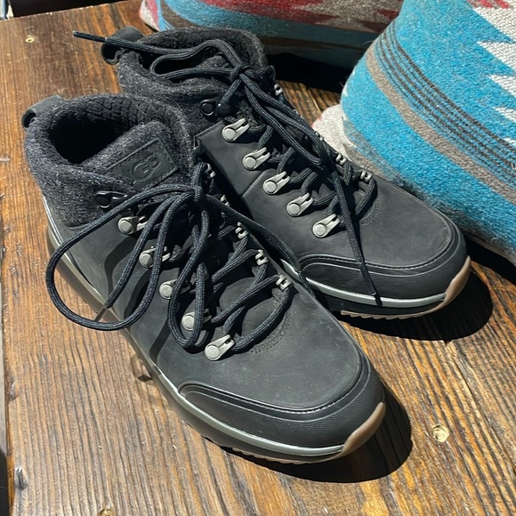 Ugg Olivert waterproof boots mens size 7 - Picture 2 of 7